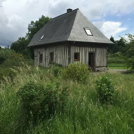 Sous La Garenne 度假居 *